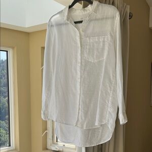EUC Gap boyfriend 100% linen shirt size Small